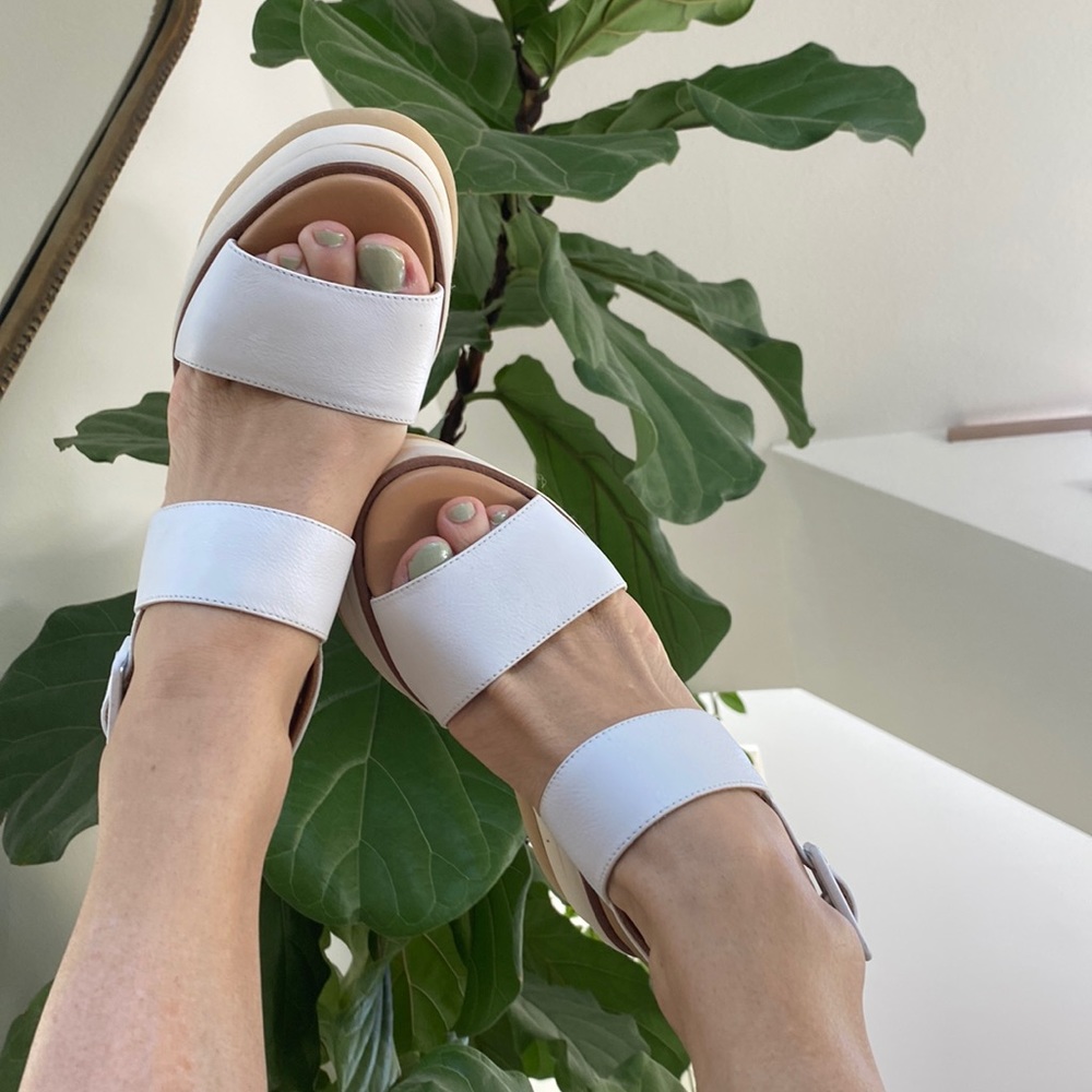 Neiman Marcus NWT Bootie White leather sandal 🌈 - Picture 6 of 17